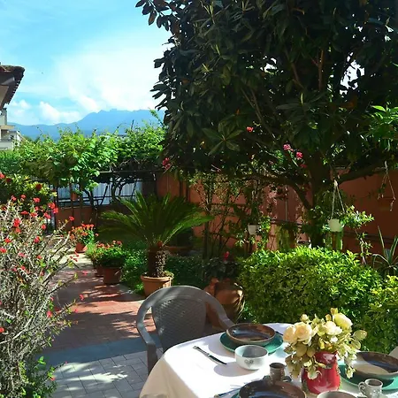 Cosy In With Garden Casa vacanze